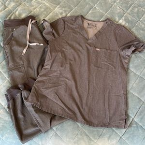 Used like new condition! Medium top, medium/tall bottom joggers